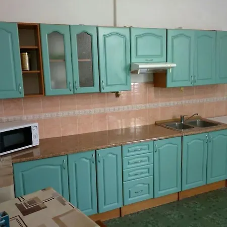 In The Center Of Δωμάτια σε οικογενειακή κατοικία Λβιβ